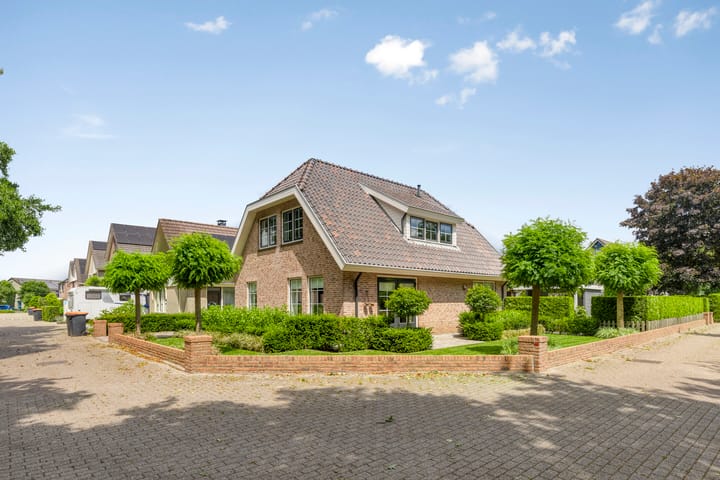 Photo 47 of Zenegroen 24