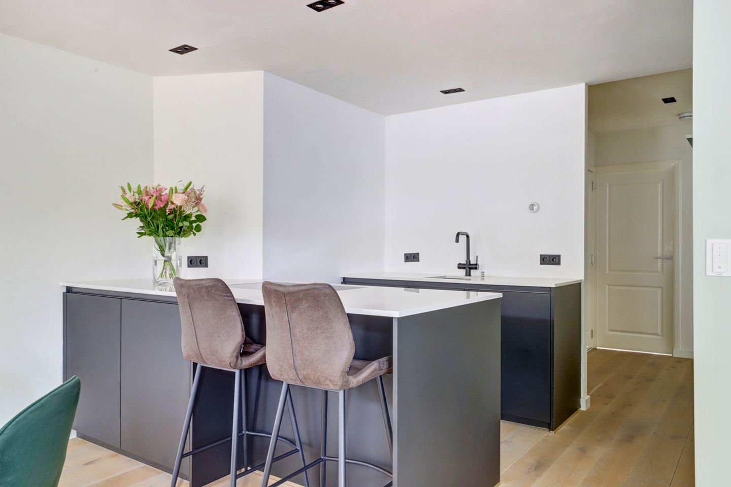 Photo 4 of Hoofdweg 253-1