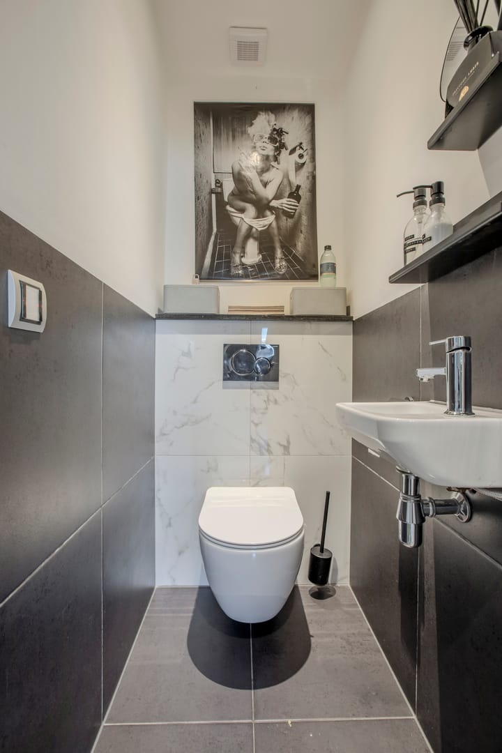 Photo 13 of Jutta van Nassaulaan 8