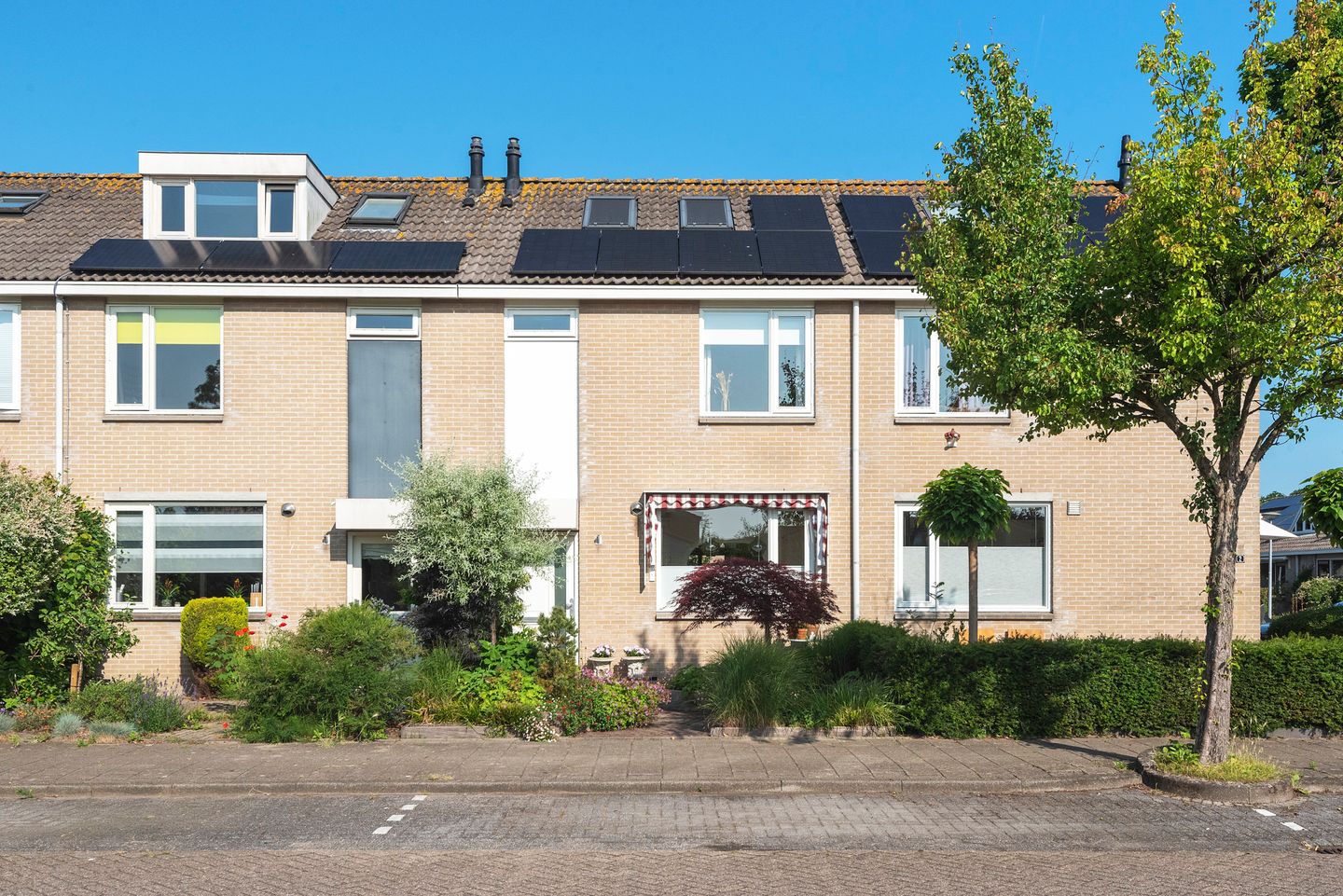 Foto 29 van Henriëtte Roland Holststraat 4