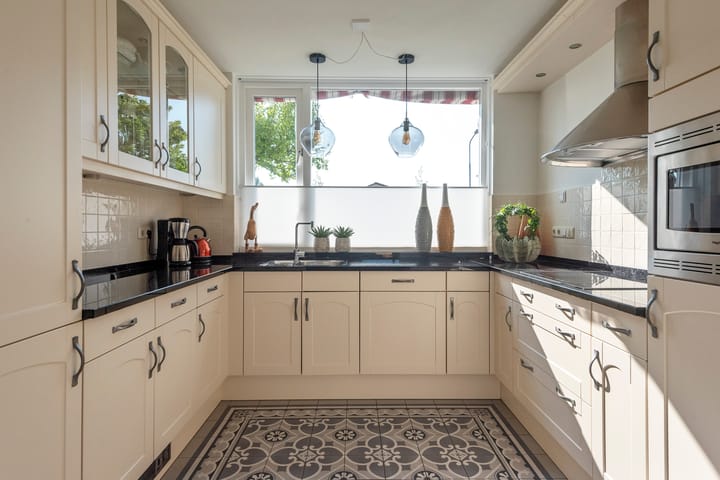 Foto 7 van Henriëtte Roland Holststraat 4