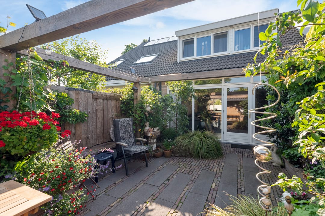 Foto 1 van Henriëtte Roland Holststraat 4