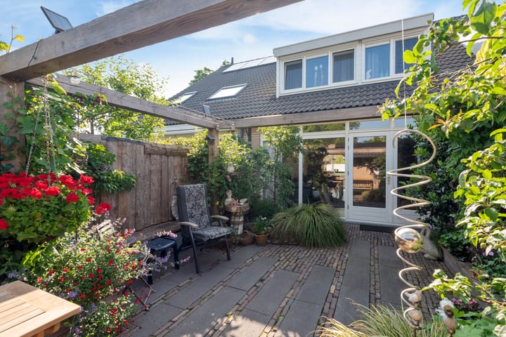 Foto 1 van Henriëtte Roland Holststraat 4