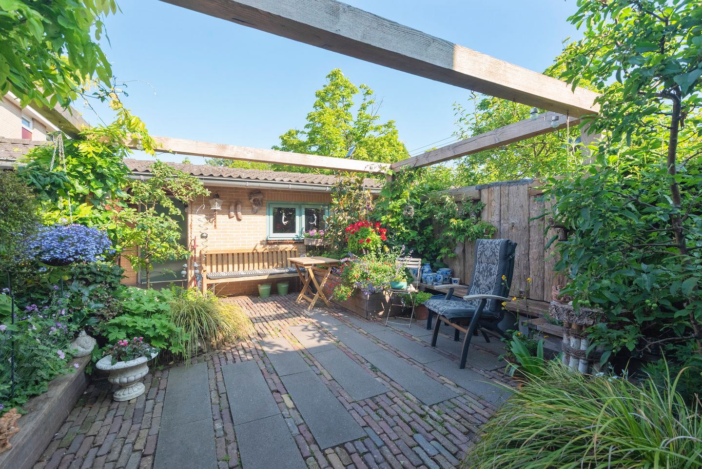 Foto 25 van Henriëtte Roland Holststraat 4