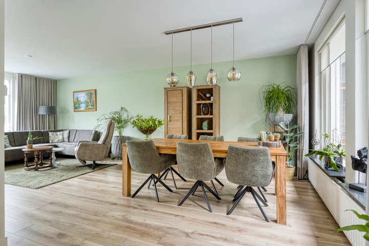 Photo 4 of van Beverwijkstraat 8