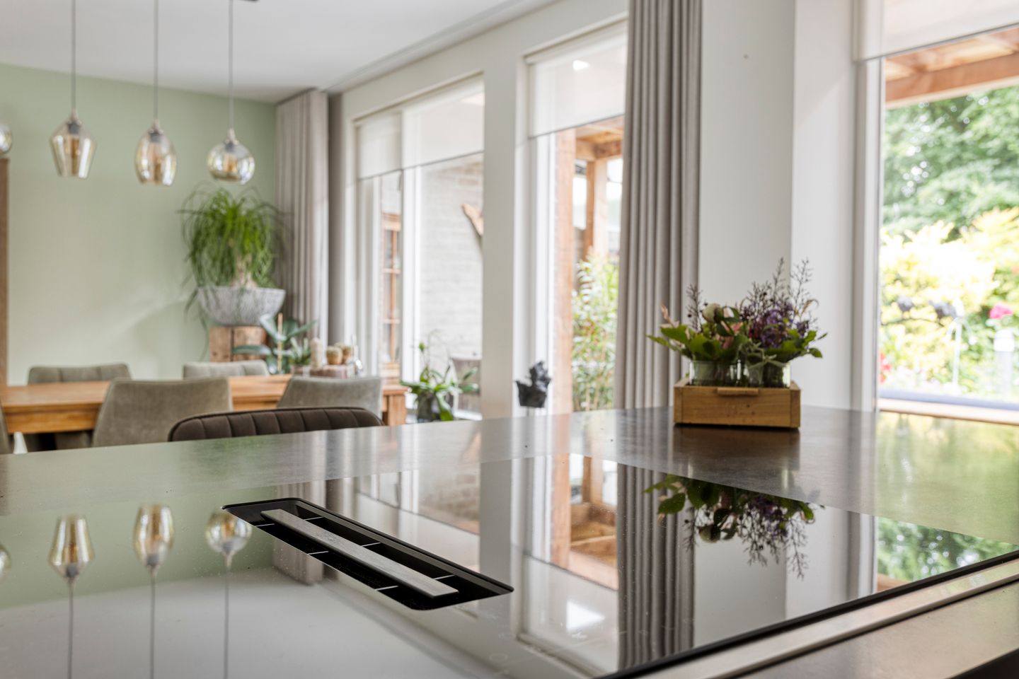 Photo 5 of van Beverwijkstraat 8