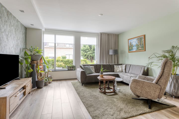 Foto 9 van van Beverwijkstraat 8