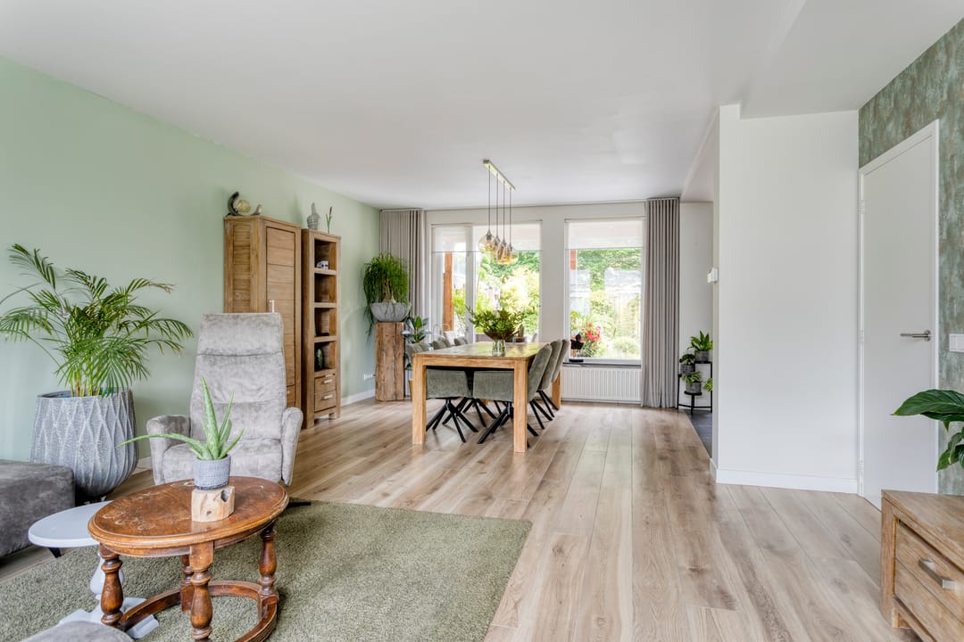 Photo 11 of van Beverwijkstraat 8