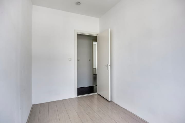 Foto 15 van Terschellingsestraat 10-B