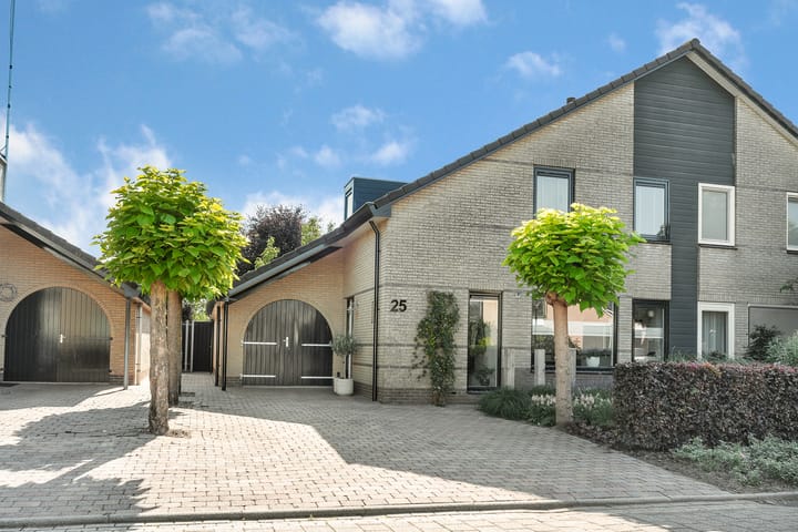 Photo 2 of Bottelroos 25