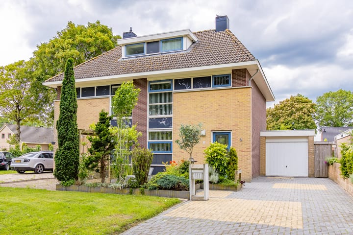 Photo 2 of Middenlaan 119