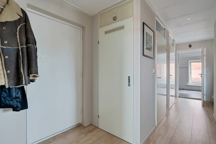 Photo 12 of Koninginnelaan 51-B