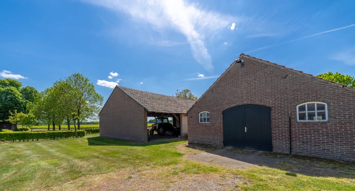 Photo 51 of Zandberg 19