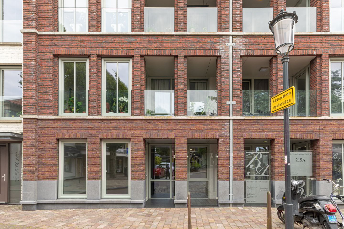 View photo 2 of Heereweg 215