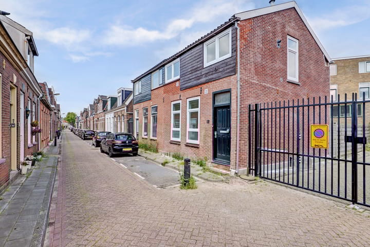 Foto 44 van Machinistenstraat 12