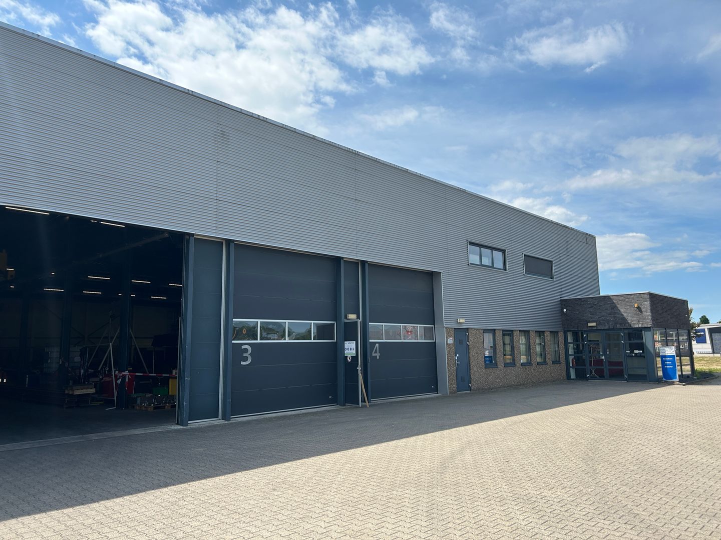 View photo 2 of Logistiekweg 4