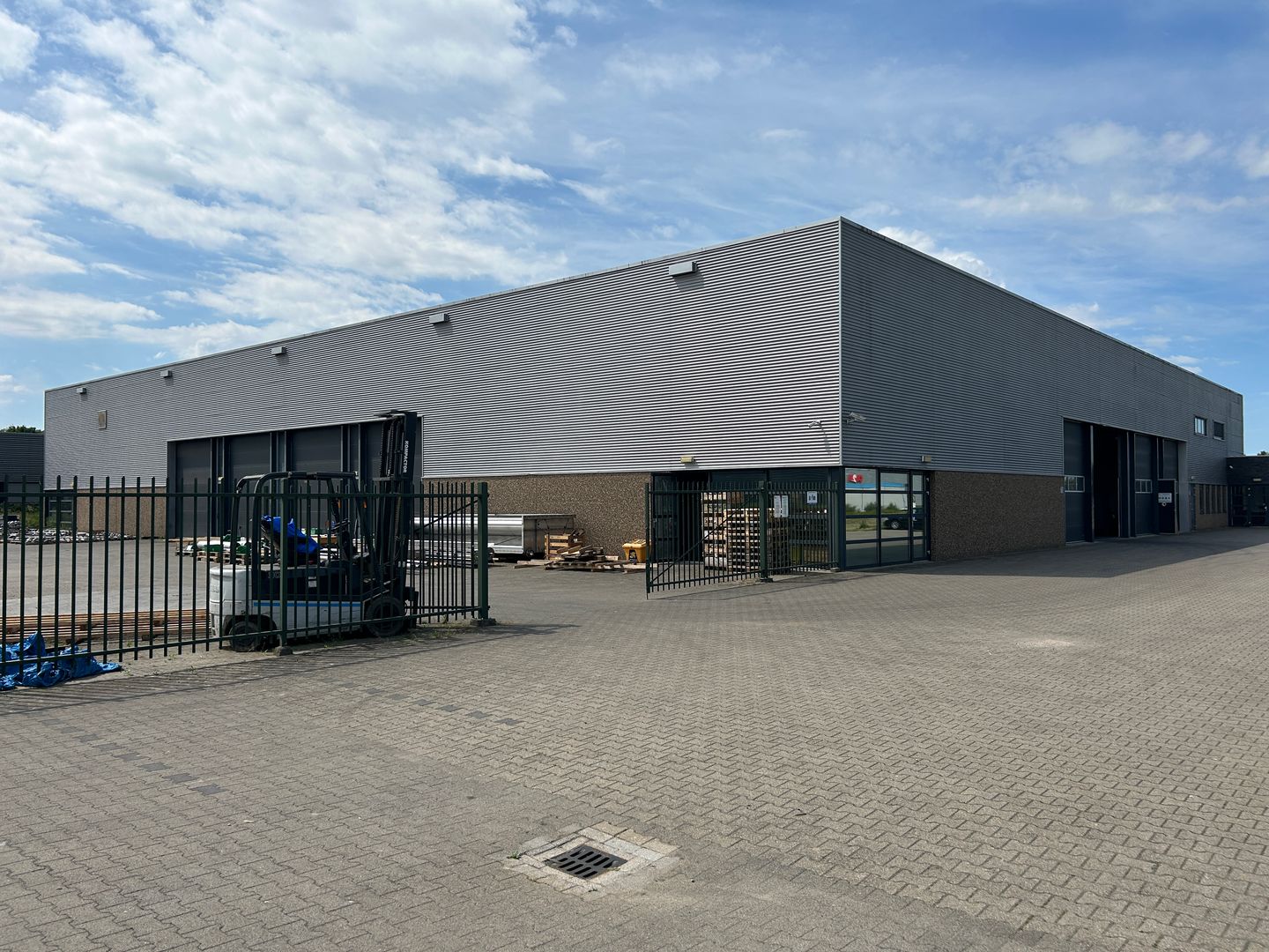 View photo 4 of Logistiekweg 4