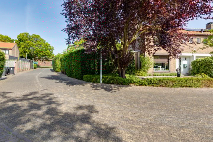 Foto 58 van Troelstrarondweg 16