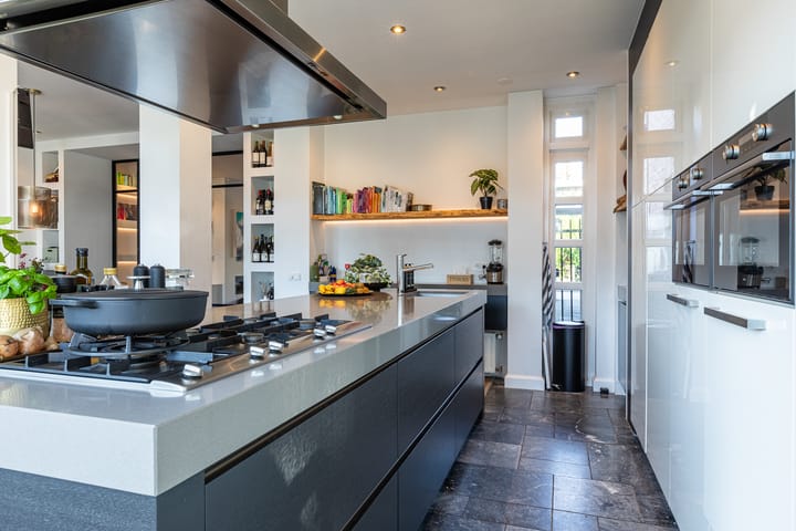 Photo 21 of Nicolaas Beetsstraat 35