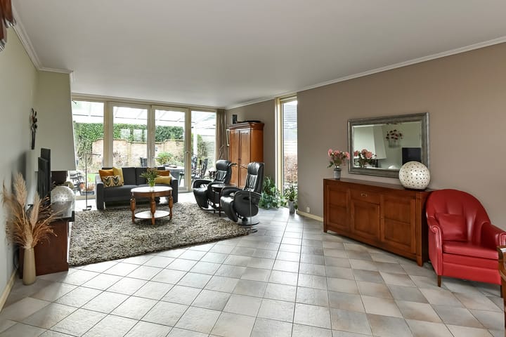 Foto 10 van Marga Klompélaan 34