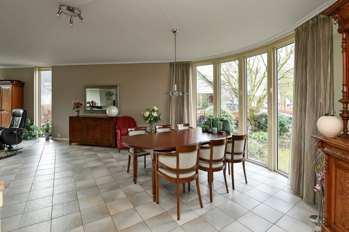 Foto 13 van Marga Klompélaan 34