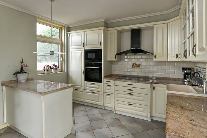 Foto 15 van Marga Klompélaan 34