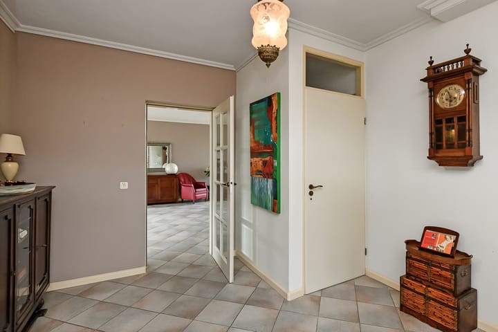 Foto 25 van Marga Klompélaan 34