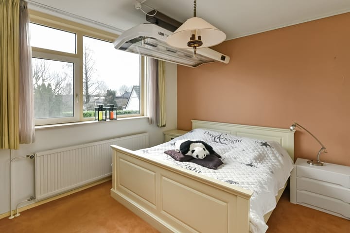 Foto 28 van Marga Klompélaan 34