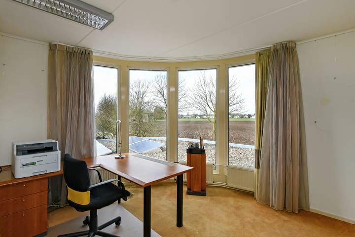 Foto 31 van Marga Klompélaan 34