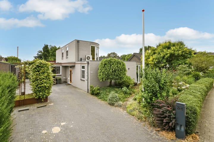 Foto 33 van Marga Klompélaan 34