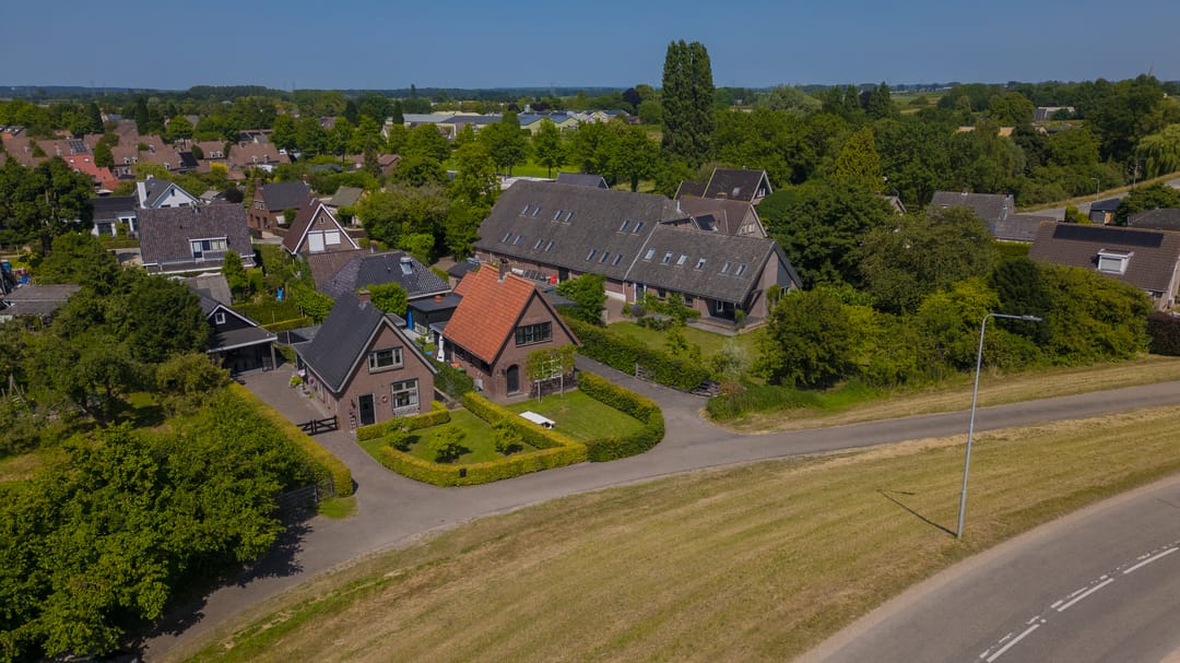 Photo 2 of Waalbandijk 77