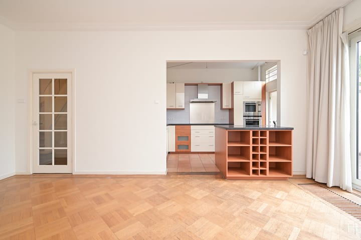 Foto 10 van Van Alkemadelaan 98