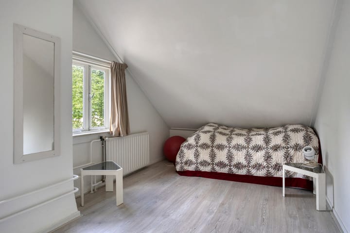 Photo 23 of Meester van Coothstraat 18-A