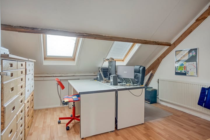 Photo 25 of Meester van Coothstraat 18-A