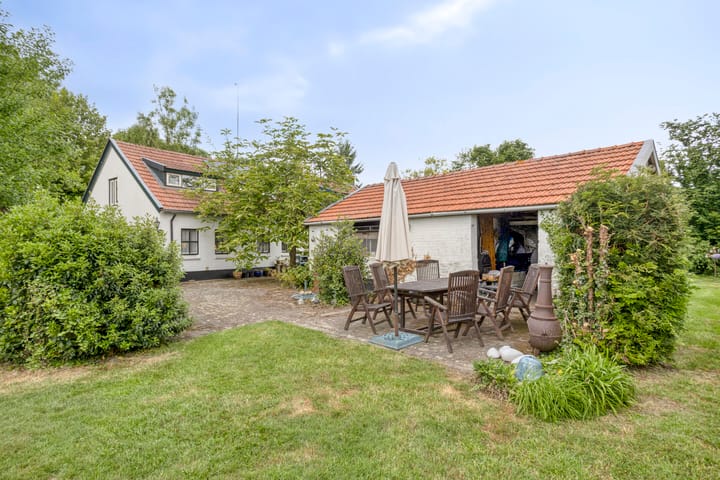 Photo 39 of Meester van Coothstraat 18-A