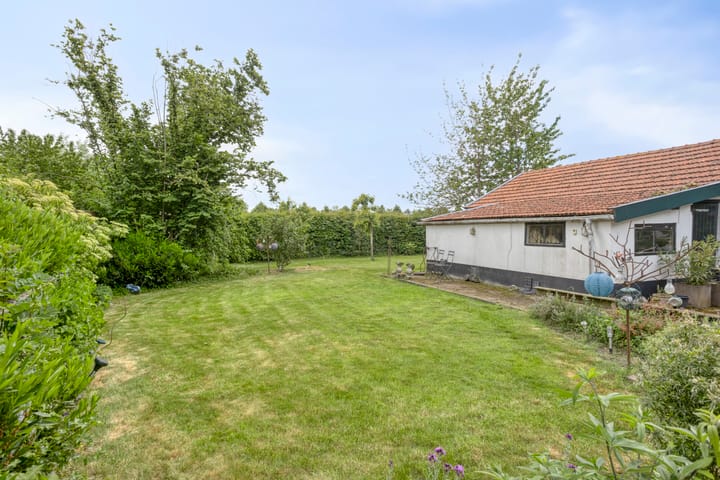 Photo 40 of Meester van Coothstraat 18-A