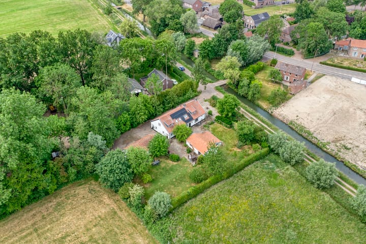 Photo 42 of Meester van Coothstraat 18-A