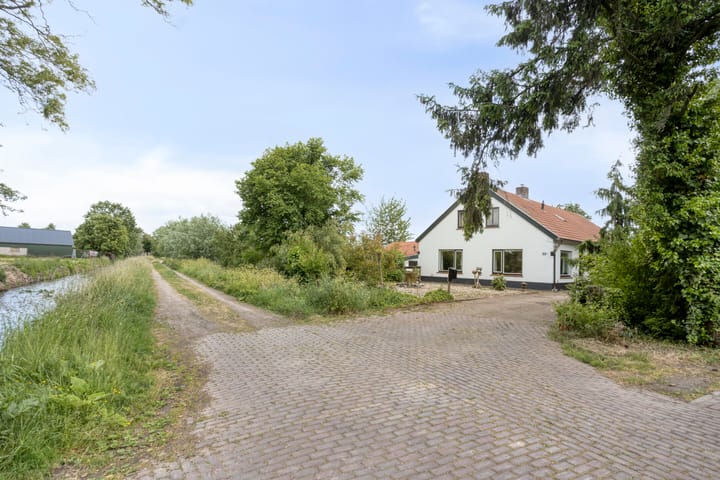 Photo 46 of Meester van Coothstraat 18-A