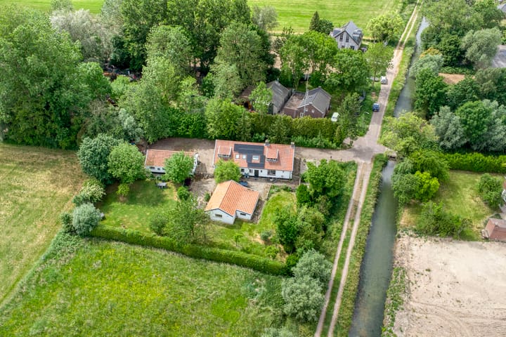 Photo 48 of Meester van Coothstraat 18-A