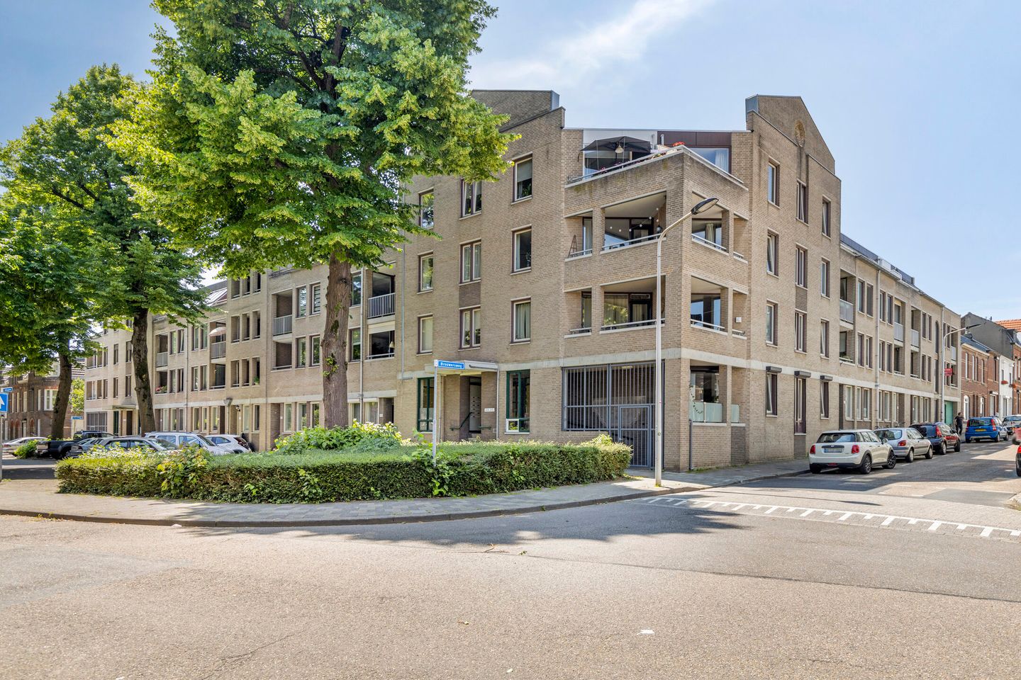 Foto 1 van Volksplein 81-C