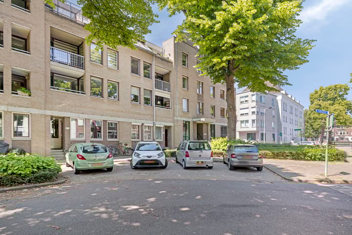 Foto 2 van Volksplein 81-C