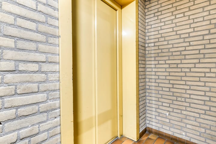 Foto 6 van Volksplein 81-C