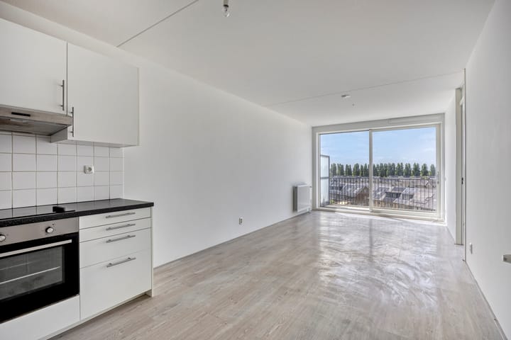 Foto 14 van Valeriaanweg 183