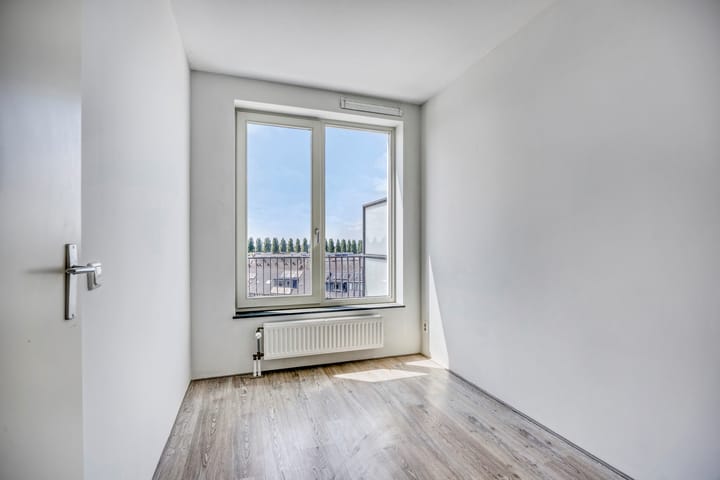 Foto 21 van Valeriaanweg 183