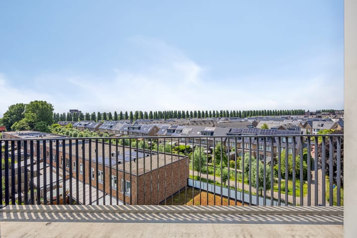 Foto 23 van Valeriaanweg 183