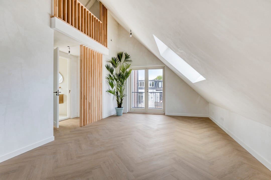 Photo 1 of Kennemerstraat 3-B