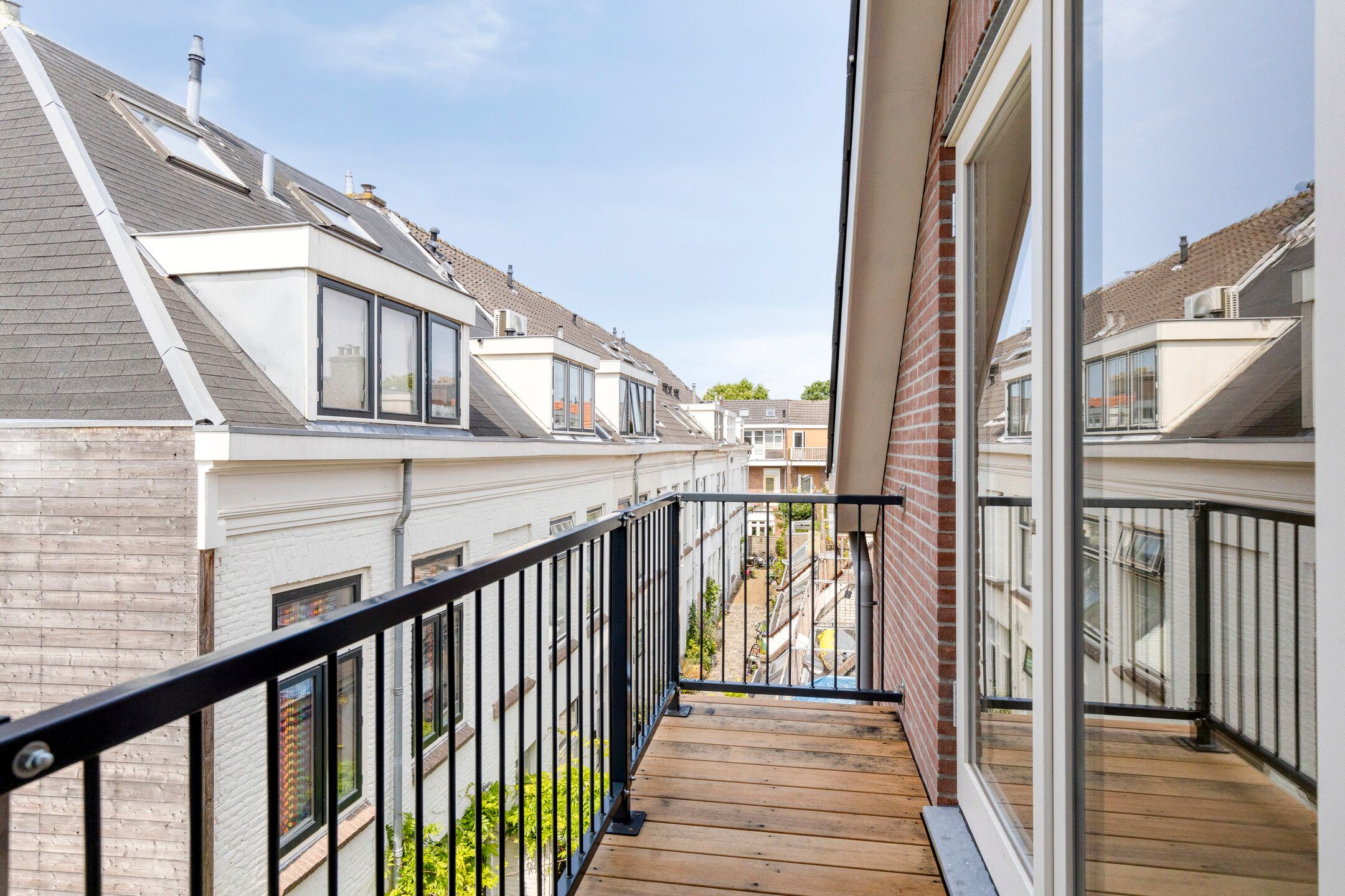 Photo 12 of Kennemerstraat 3-B