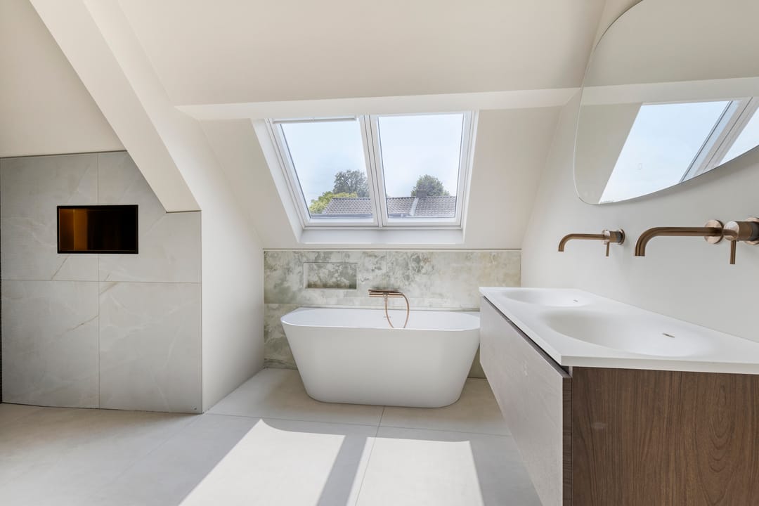 Photo 13 of Kennemerstraat 3-B