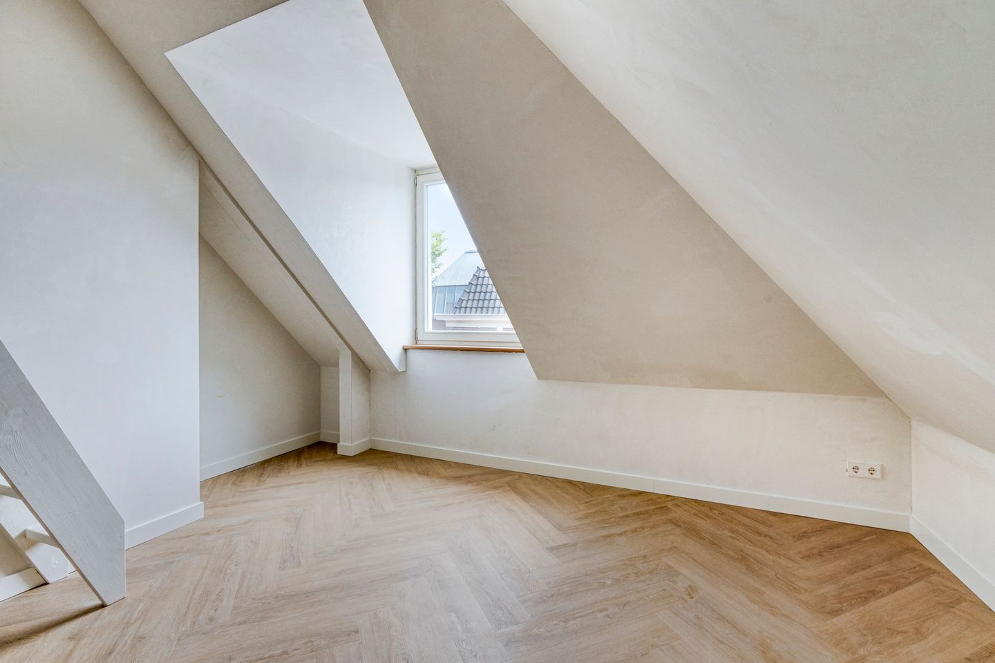 Photo 19 of Kennemerstraat 3-B