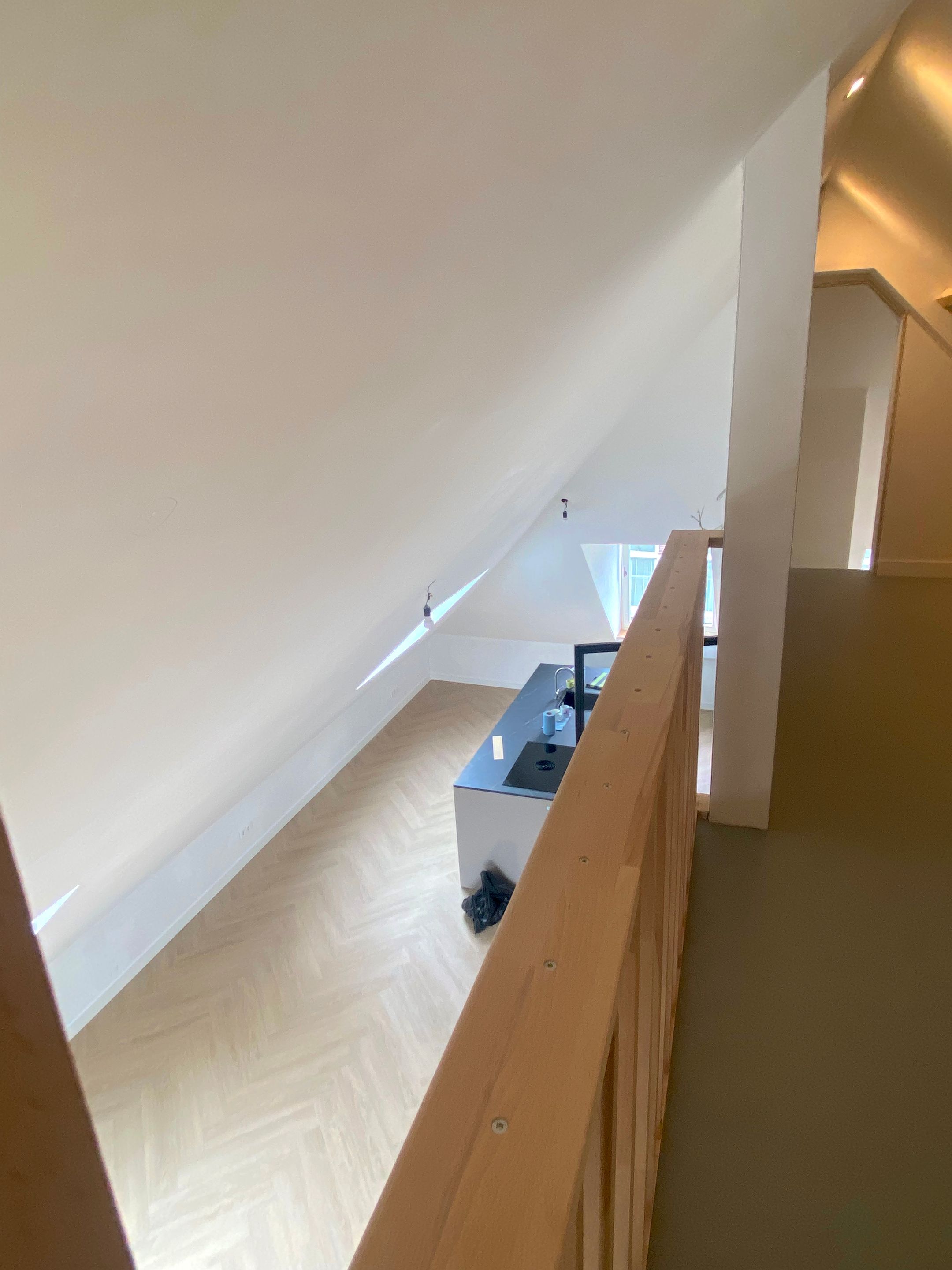 Photo 21 of Kennemerstraat 3-B